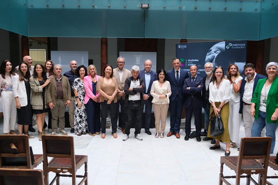 Carolina Darias presenta un proyecto para avanzar en el cuidado de la ciudadanía y el envejecimiento digno