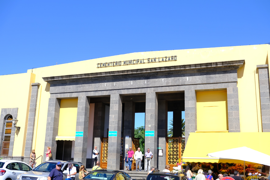 El Ayuntamiento prepara un dispositivo especial de tráfico en los cementerios municipales con motivo de la festividad de Todos los Santos