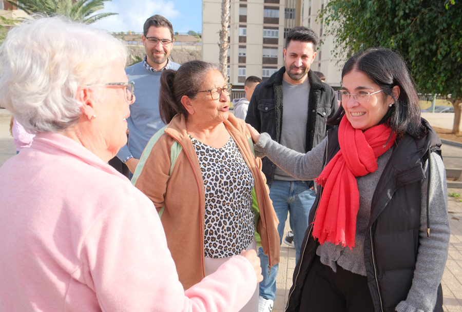 Darias comparte con los vecinos y vecinas de Nueva Paterna propuestas de mejora para el barrio