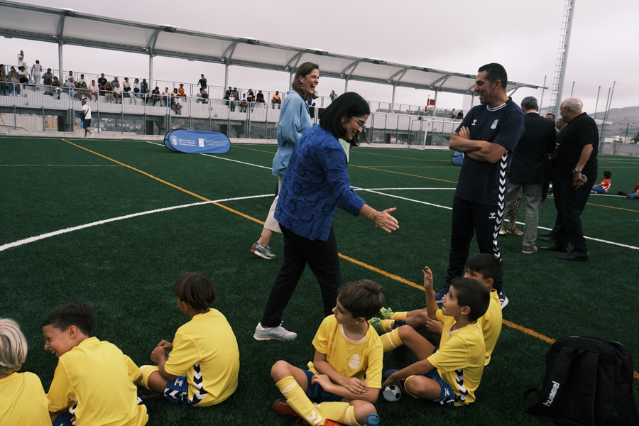 El Ayuntamiento adjudica el contrato para el mantenimiento del césped artificial de las instalaciones deportivas municipales