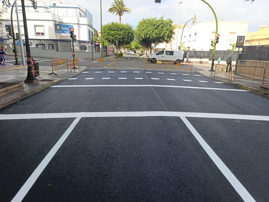 El Ayuntamiento finaliza la renovación del saneamiento en la calle Tomás Morales