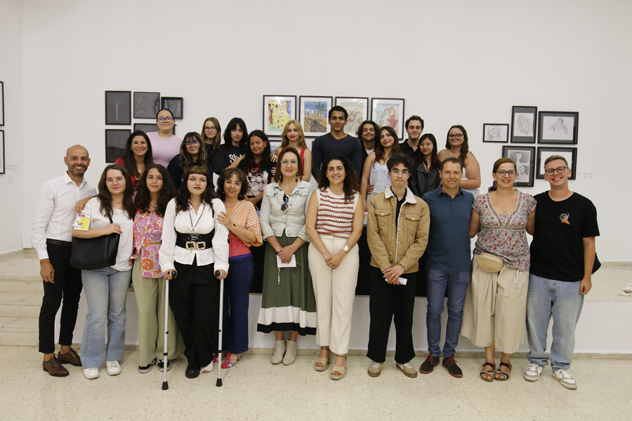 El Ayuntamiento inaugura en el Distrito Ciudad Alta la exposición de la IV edición de 'somos VIDA', un proyecto del alumnado del IES Schamann
