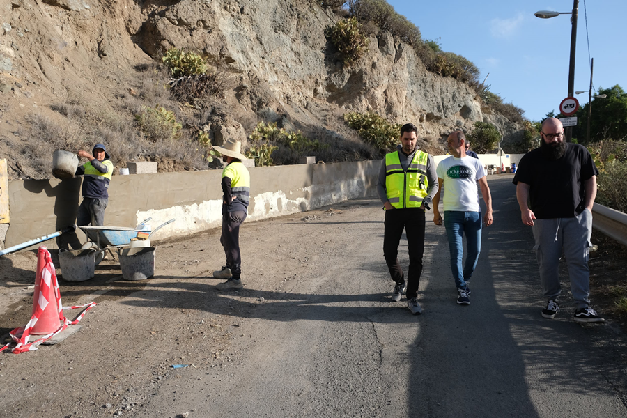 El Ayuntamiento mejora el acceso al barrio de Montequemado con la reconstrucción de un muro de contención