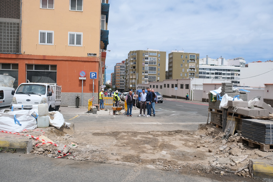 El Ayuntamiento mejora la accesibilidad en Madera y Corcho con la eliminación de barreras arquitectónicas y la creación de dos nuevos pasos de peatones