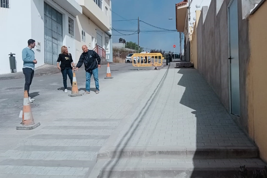 El Ayuntamiento mejora la movilidad en los barrios de La Milagrosa y Riscos Negros