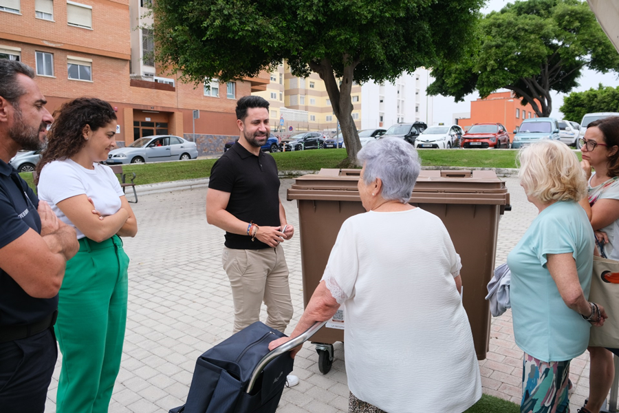 El Ayuntamiento comienza la implantación del quinto contenedor para residuos orgánicos en Altavista