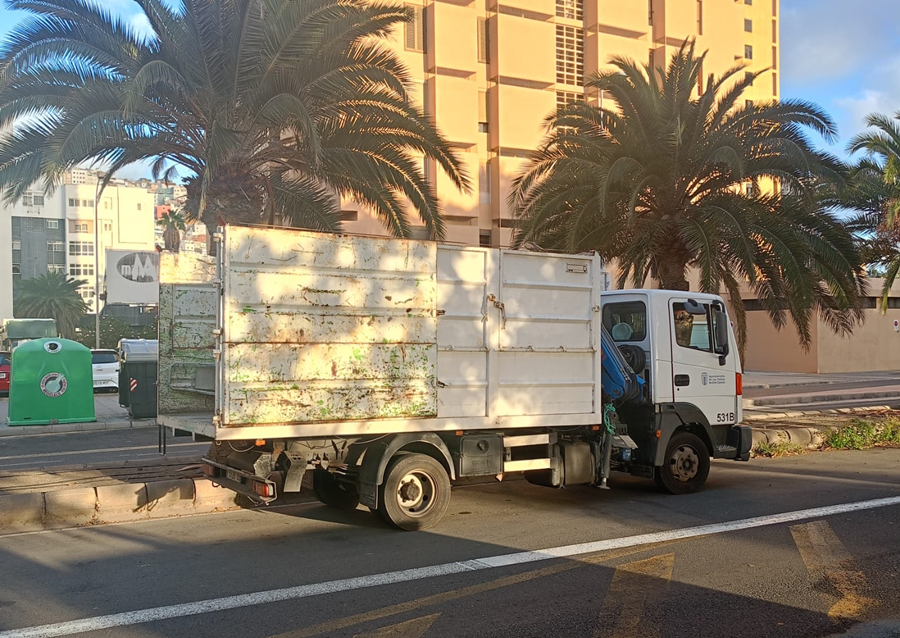 El servicio de acopio transitorio de trastos, enseres y escombros se instalará en una veintena de barrios en marzo