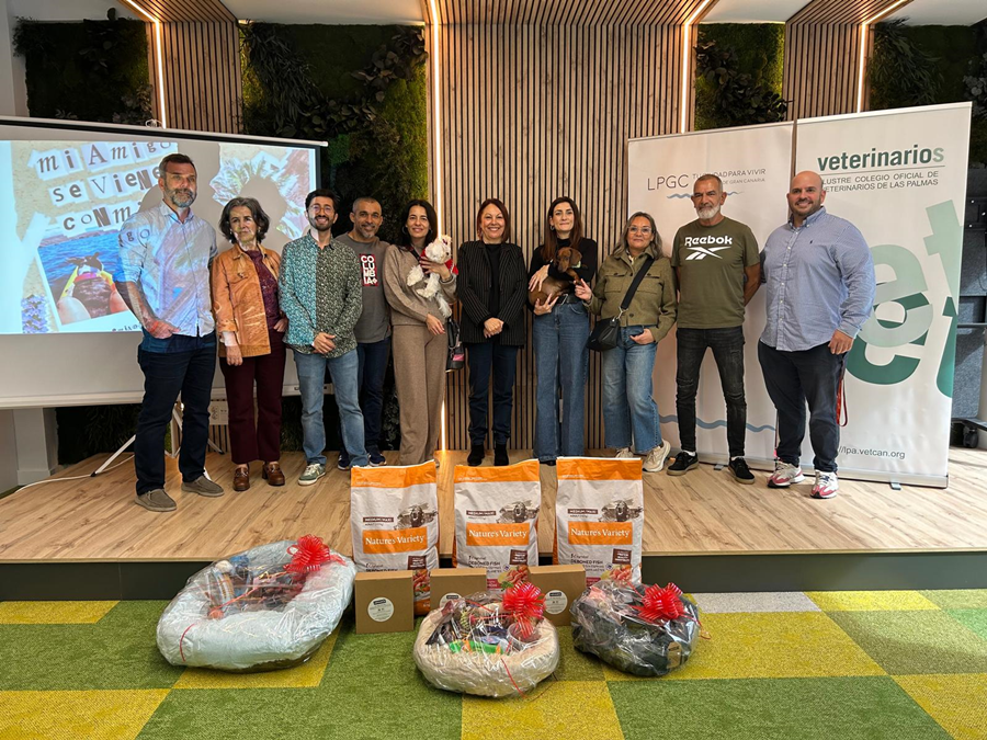 El Ayuntamiento y el Colegio de Veterinarios entregan los premios del Concurso de Fotografía 'Mi amigo se viene conmigo'