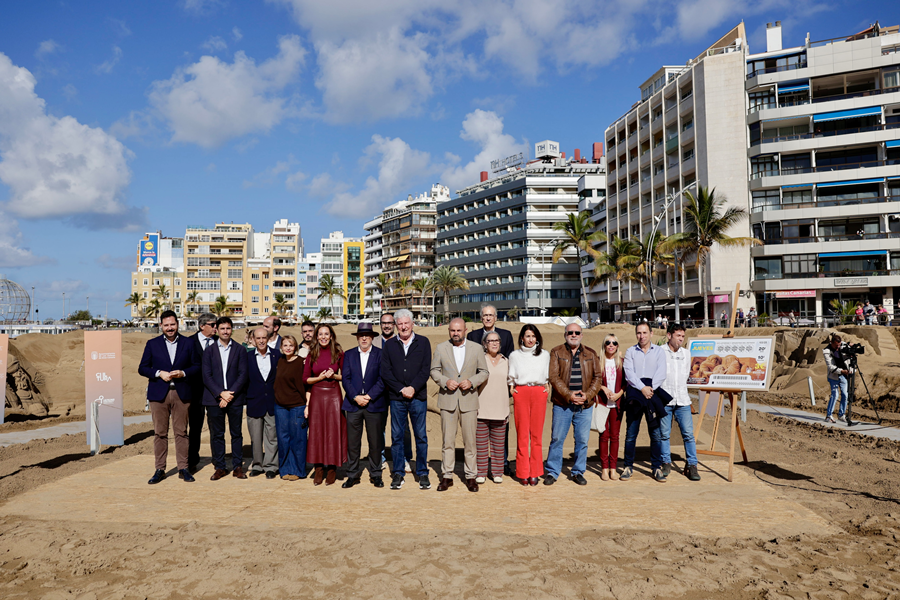 El Belén de Arena de Las Canteras celebra su 20 edición con un homenaje a Gran Canaria y a Néstor Martín-Fernández de la Torre