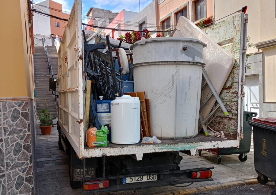 El Ayuntamiento acerca en diciembre el punto de acopio de trastos y escombros a 20 barrios de la ciudad