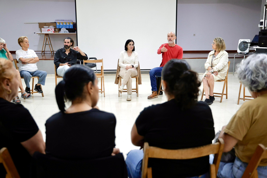 Darias analiza con vecinos y vecinas de San Juan sus propuestas de mejora