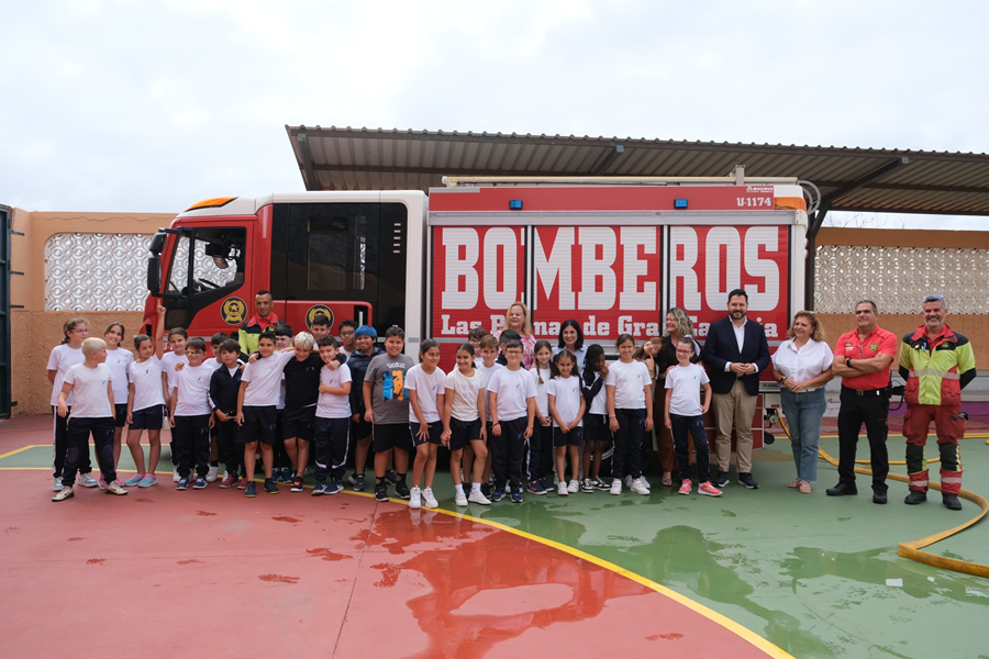 Bomberos de Las Palmas de Gran Canaria imparte charlas preventivas en los colegios de la ciudad a más de 1.200 escolares
