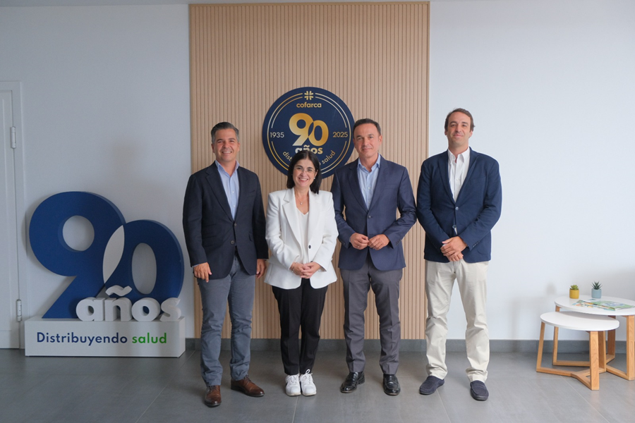 La alcaldesa Darias visita las instalaciones de Cofarca y destaca su labor en la distribución de medicamentos