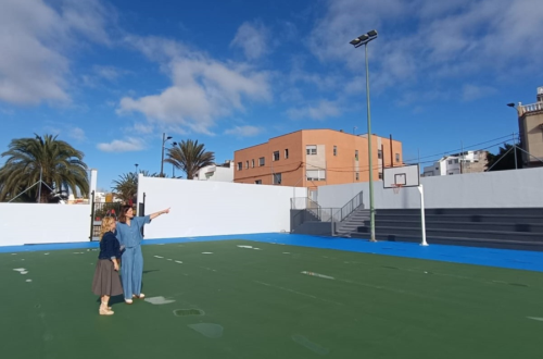 El Ayuntamiento renueva la pista deportiva de Los Giles con una intervención integral