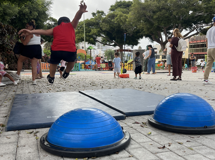 La iniciativa 'Parques Creativos' regresa este viernes con actividades infantiles en el barrio de Las Torres