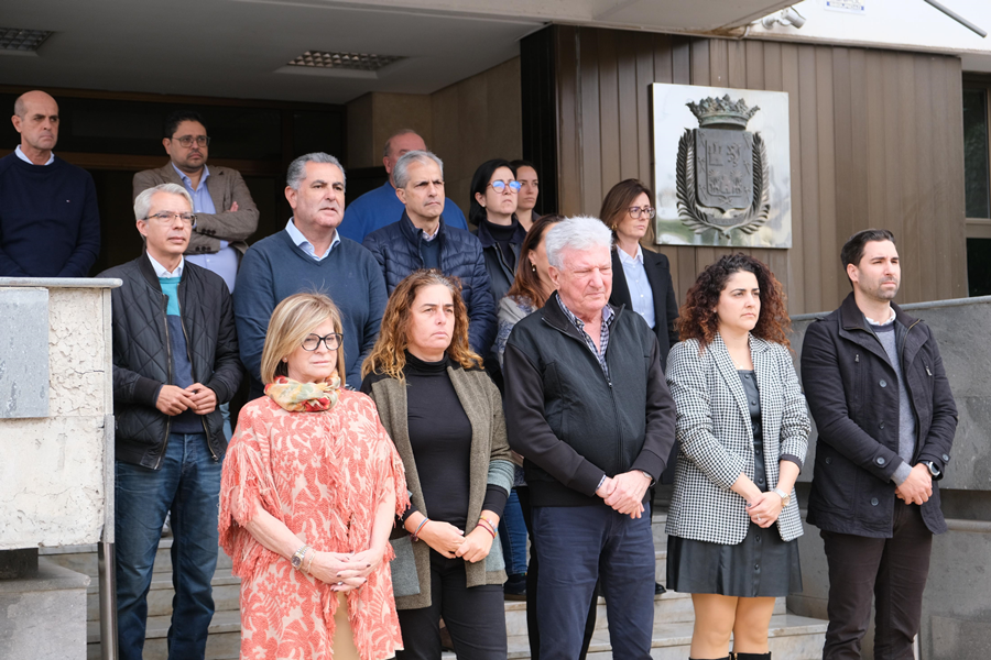 Las Palmas de Gran Canaria guarda un minuto de silencio por el asesinato de una mujer en Asturias