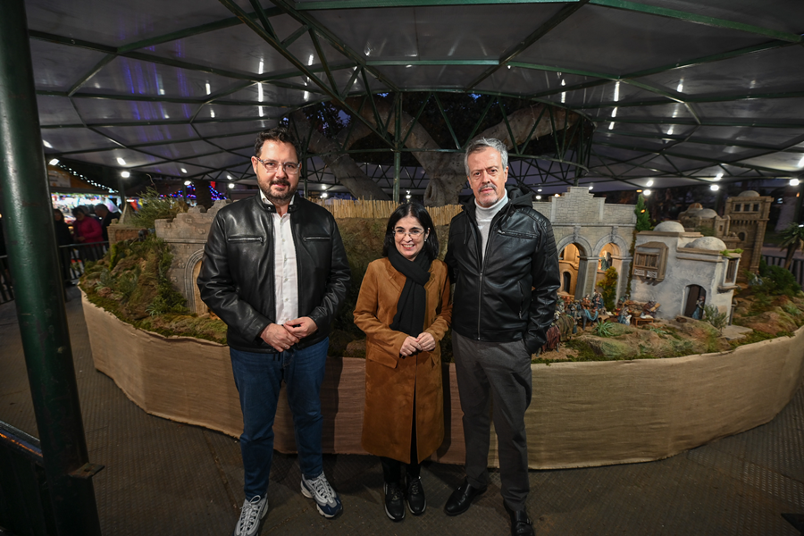 El tradicional belén de San Telmo ya corona el parque