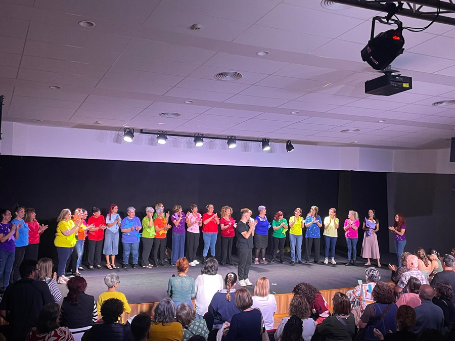 El Ayuntamiento visibiliza la fuerza colectiva de las mujeres con la obra teatral 'Destino: aquí y ahora'