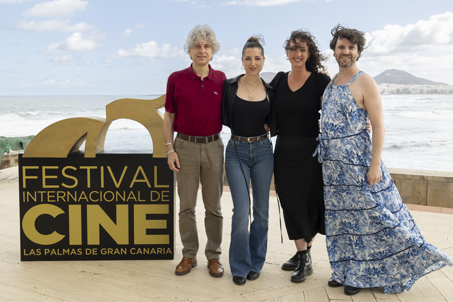 La festiva y desmelenada 'Llueve sobre Babel', de Gala del Sol, premio «Panorama España»