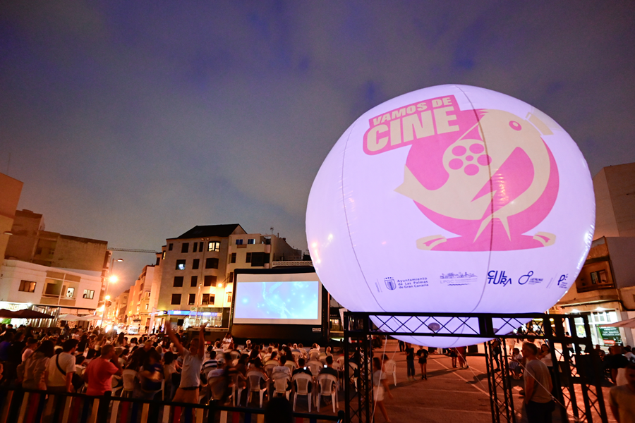 «Vamos de cine» llega al parque Juan Pablo II con 'Robot Dreams' y 'Campeonex'