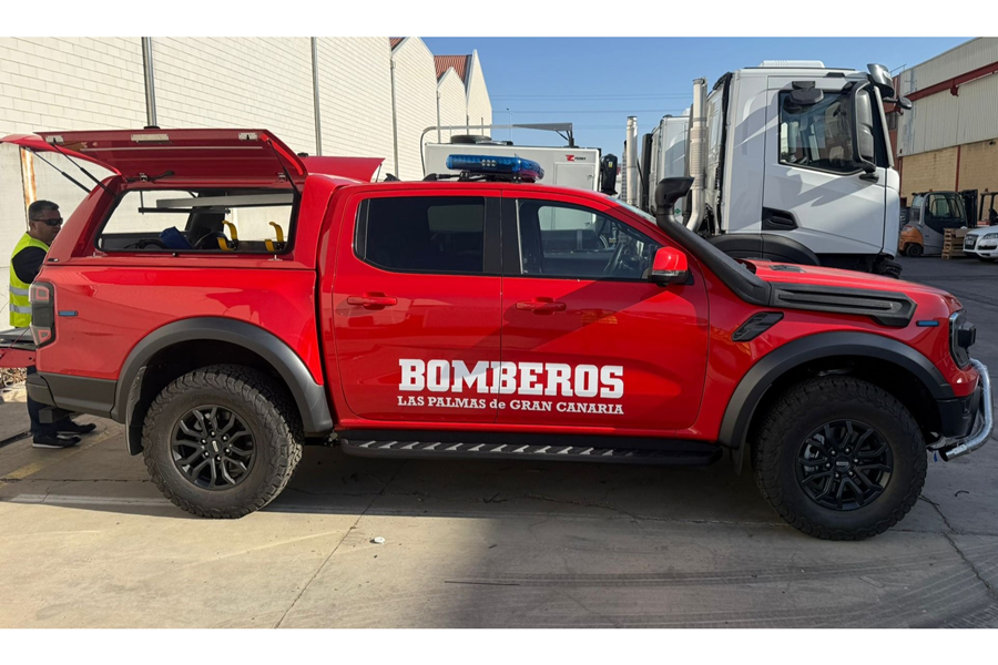 El Ayuntamiento continúa la modernización de los Bomberos con un nuevo vehículo pick-up destinado a la coordinación en primera respuesta
