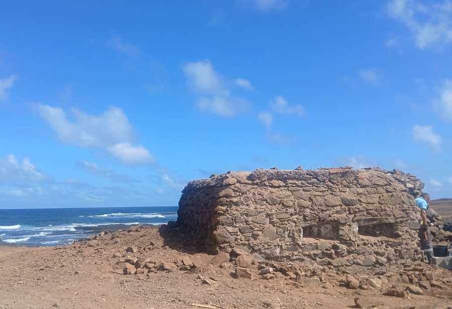 La ciudad recupera el búnker histórico de La Punta de El Confital para garantizar su futura gestión cultural y etnográfica