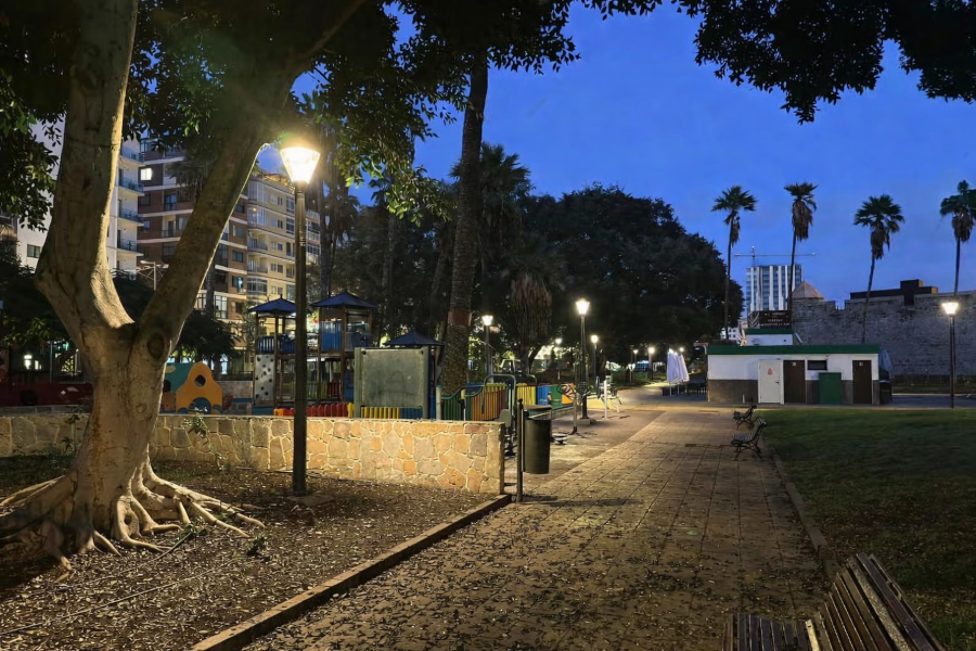 El Ayuntamiento inicia en el Castillo de La Luz la sustitución de luminarias del proyecto de modernización del alumbrado de La Isleta y Las Coloradas