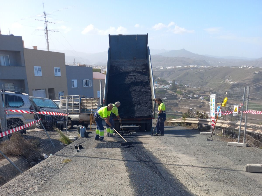 El Ayuntamiento mejora la red de saneamiento en el barrio de Ladera Alta