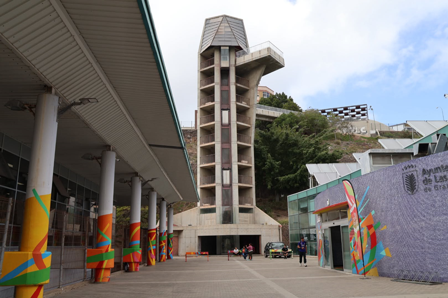 El Ayuntamiento pone en marcha el ascensor panorámico del parque de Las Rehoyas tras resolver una incidencia