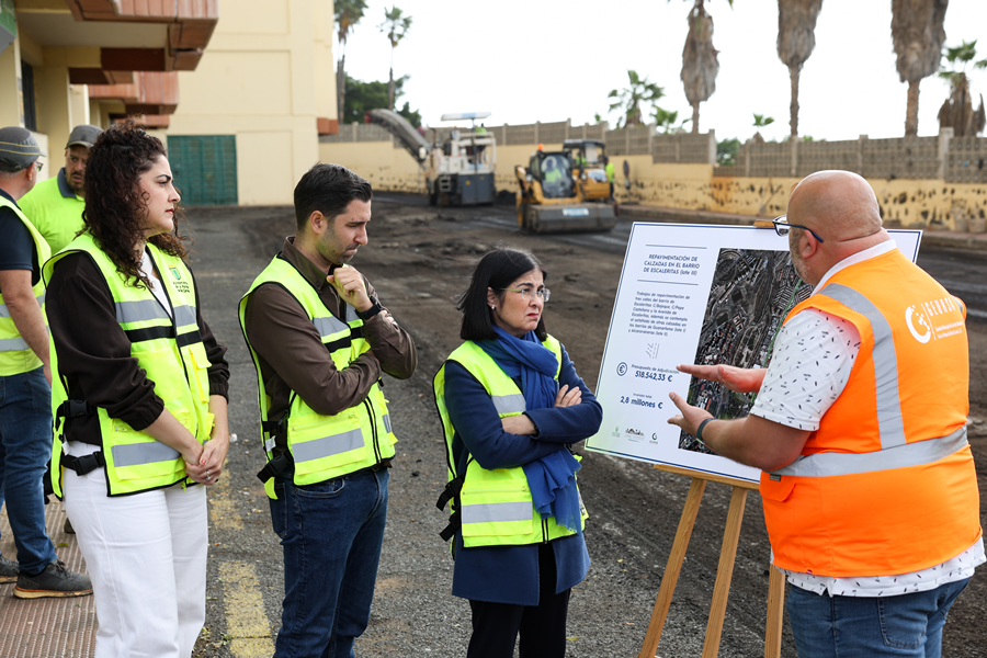 El Ayuntamiento inicia el asfaltado en el barrio de Escaleritas tras más de dos décadas sin renovación integral