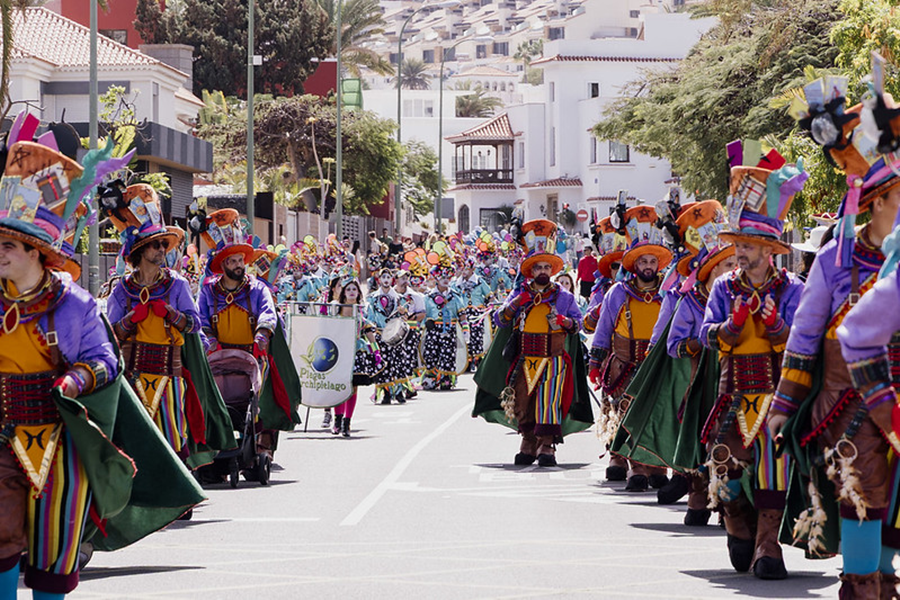 El Ayuntamiento activa un dispositivo de movilidad y seguridad para el primer gran fin de semana del Carnaval de «Las Vegas»