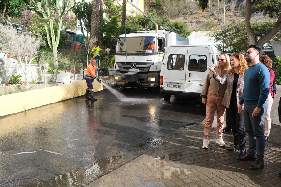 El Ayuntamiento avanza con las actuaciones conjuntas de Limpieza y Parques y Jardines en Casablanca I