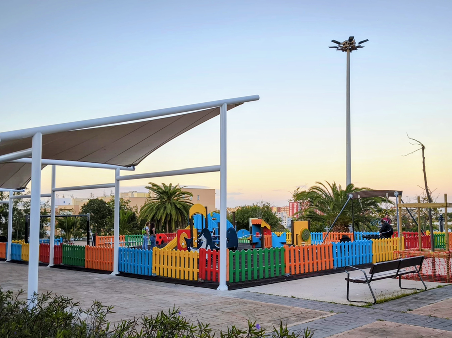 El parque infantil Luis Jorge Ramírez, en Siete Palmas, estrena sombra