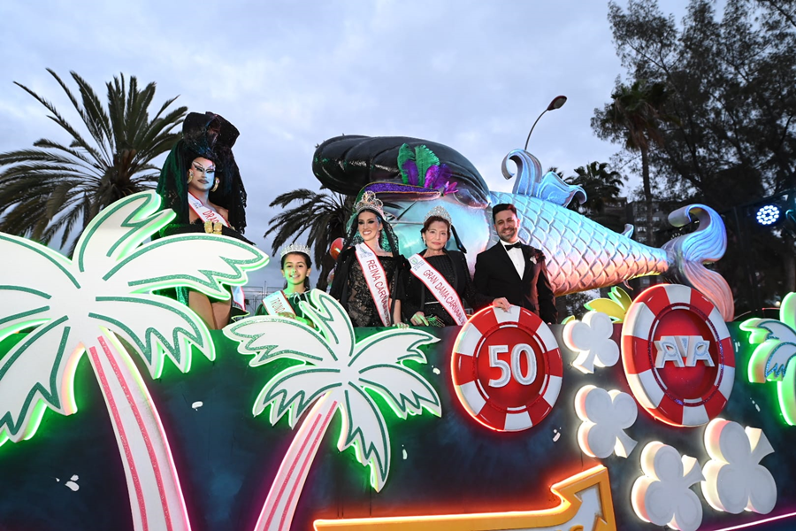 El Carnaval de «Las Vegas» apaga los neones y entierra a su sardina