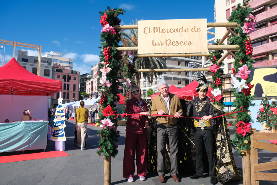 El 'Mercado de Los Deseos' reúne 70 puestos de artesanía y producto local en la plaza de Stagno hasta la Noche de Reyes
