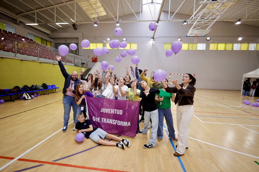 El Ayuntamiento reúne a estudiantes para reflexionar sobre igualdad  real a través de una experiencia inmersiva