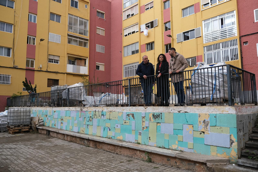 El Ayuntamiento inicia la repavimentación de la plaza Alfredo Kraus en Escaleritas