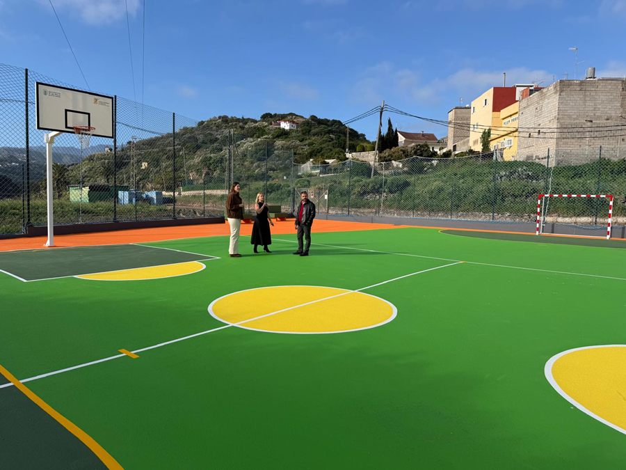 El Ayuntamiento moderniza la Pista Deportiva de Siete Puertas con una inversión de más de 41.000 euros