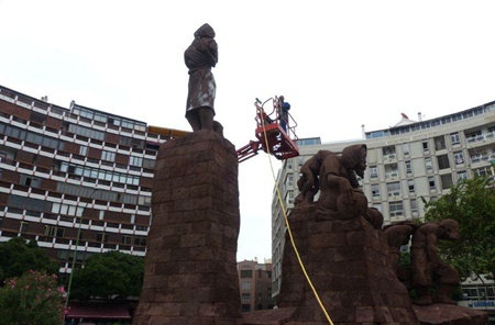 130723 Escultura Plaza Victoria Int.jpg