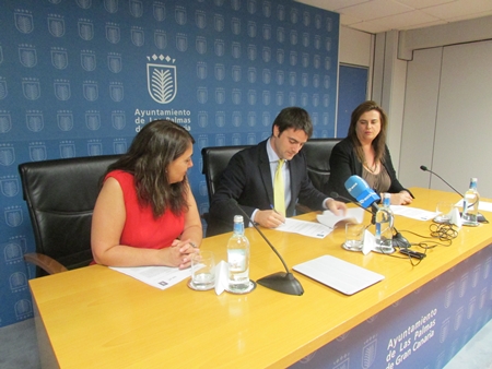 131113 Convenio ECCA Int.jpg