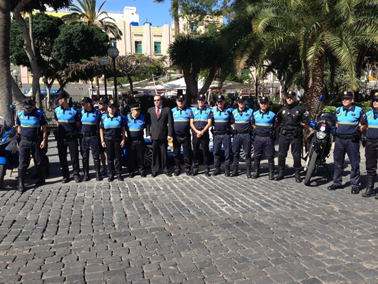 140214 Uniformes Policia gr.jpg