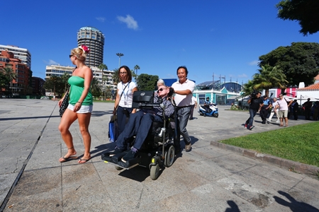 141009 Stephen Hawking Int.jpg