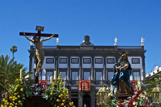 procesion gr.jpg