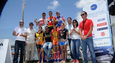 140714 foto campeones triplus.jpg