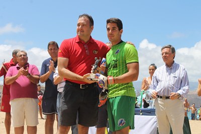 140804 foto entrega de trofeos final futbol playa sel.jpg