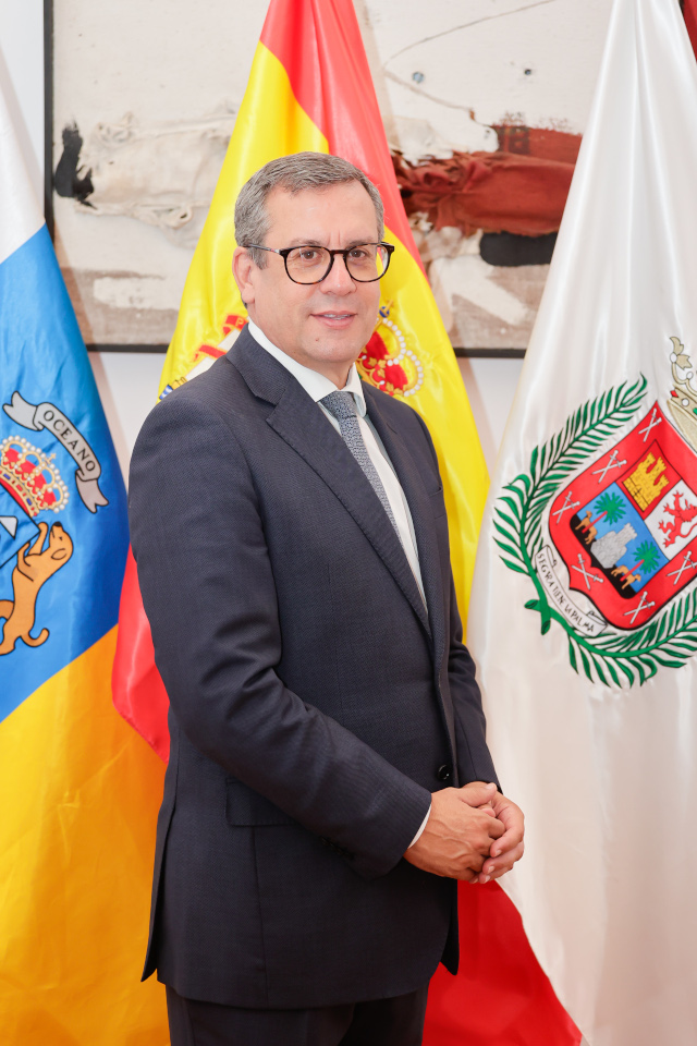 D. Mauricio Roque González
